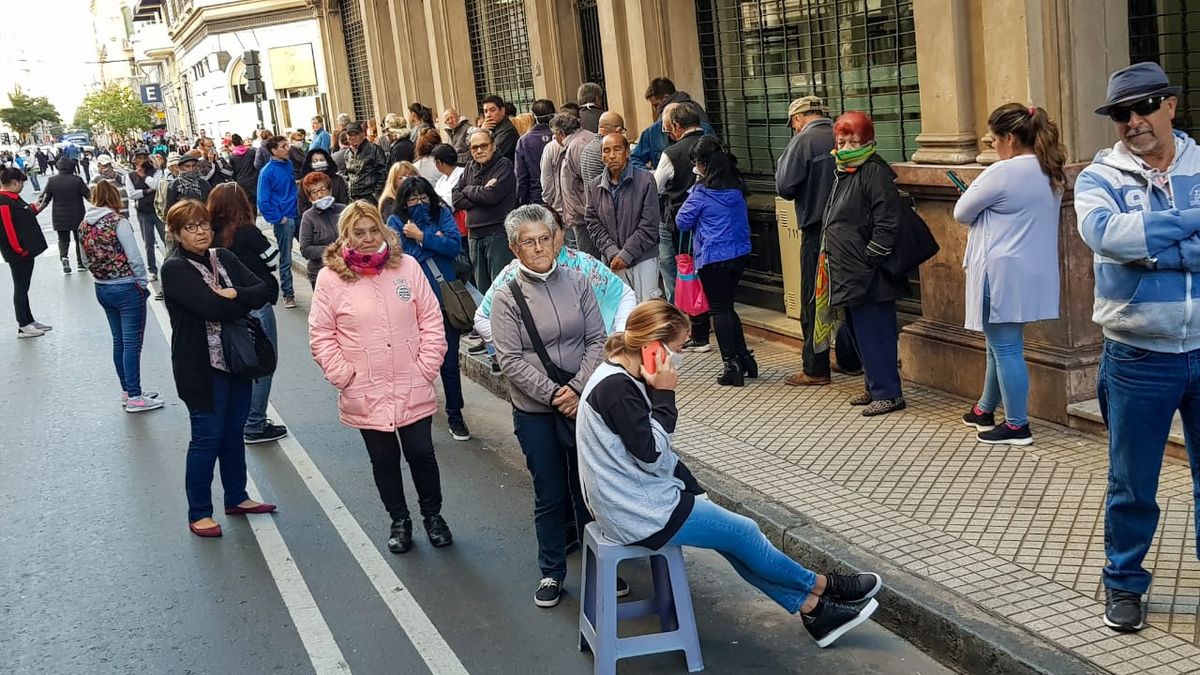 Venezuela evalúa la dolarización en medio de una crisis creciente