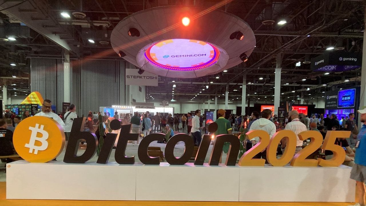 Vicepresidente de Estados Unidos será el orador principal en la conferencia Bitcoin 2025, confirmando el apoyo del gobierno a la criptomoneda