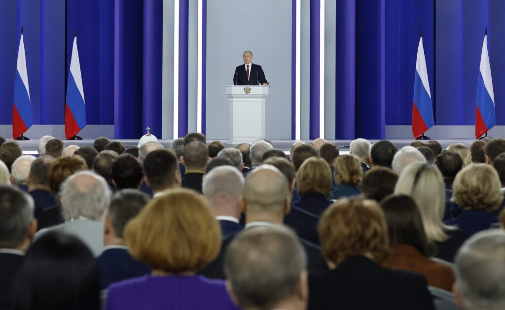Vladimir Putin asegura que los rusos respaldan la invasión a Ucrania y que Rusia es “una barrera” para el “nazismo”