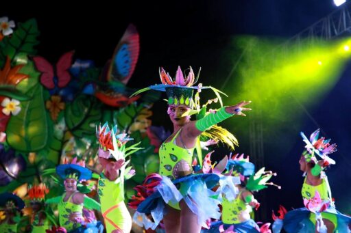 Imagen ilustrativa de Carnaval de Mérida 2025: concurso de comparsas llena de color