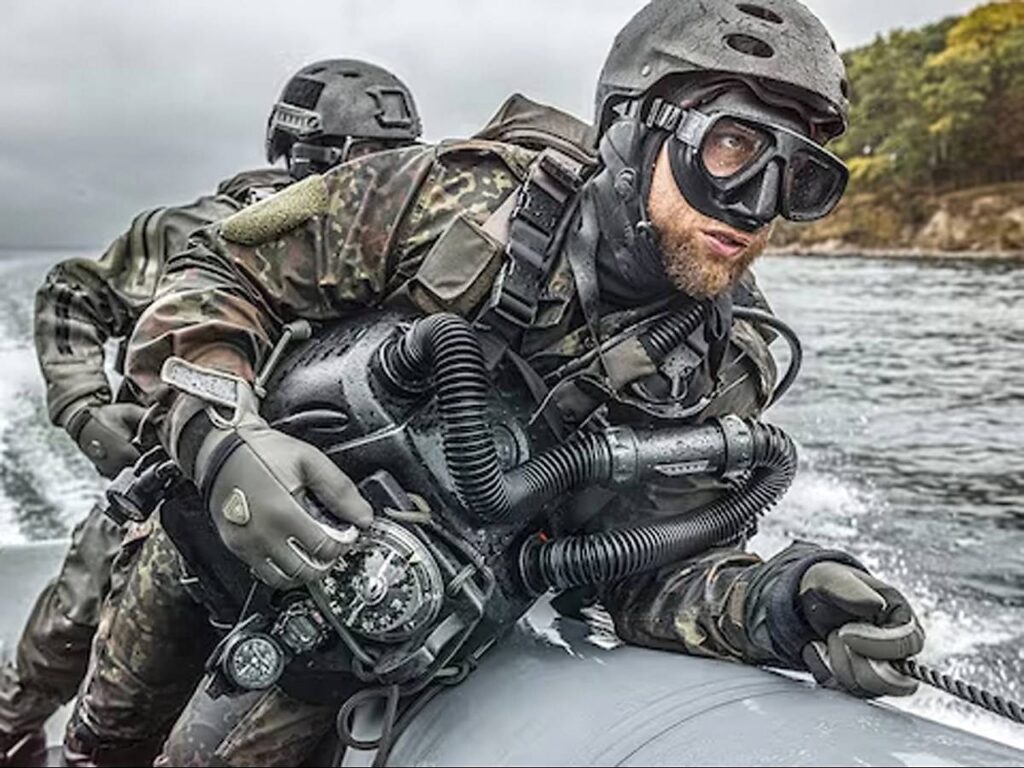 Imagen ilustrativa de Nuevo equipo buceo táctico de la Fuerza Guerra Naval Especial ...