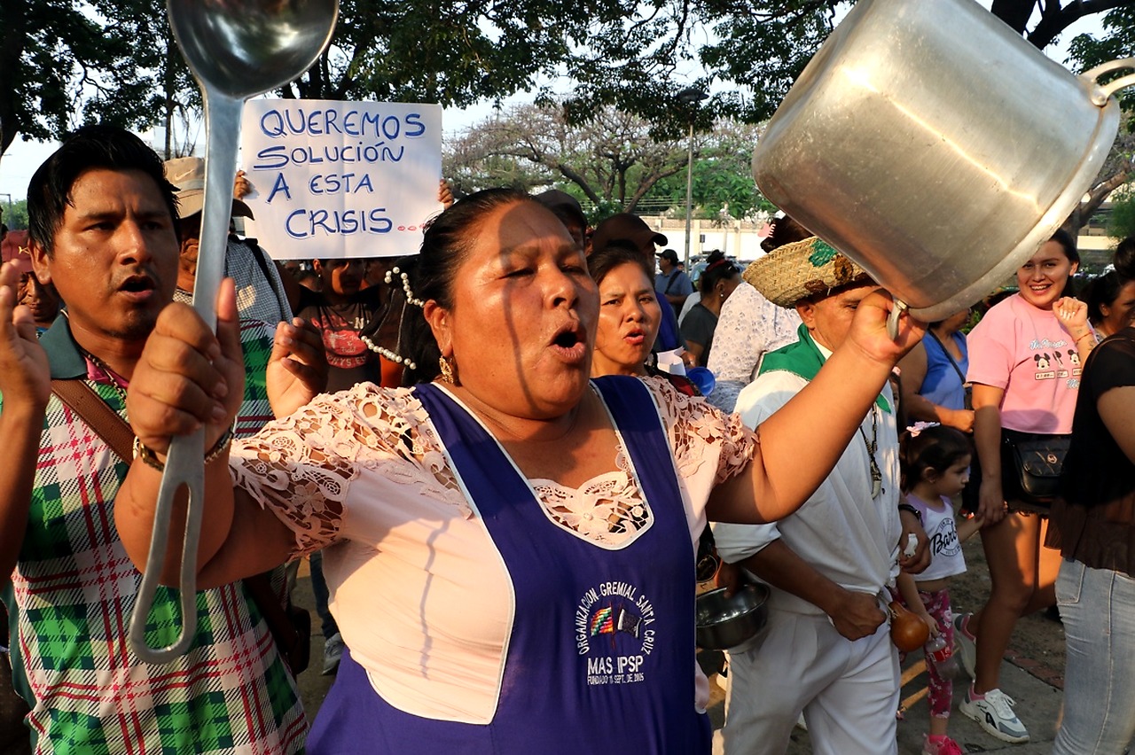 cacerolazos y bloqueos - Repercusiones en la educación y la atención sanitaria