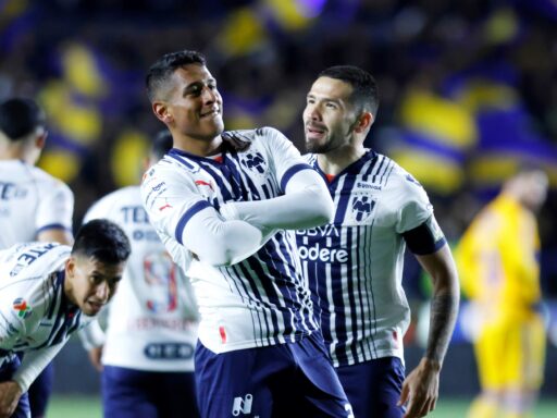 Imagen ilustrativa de Monterrey se impone por la mínima a Tigres en enredado partido y se ...