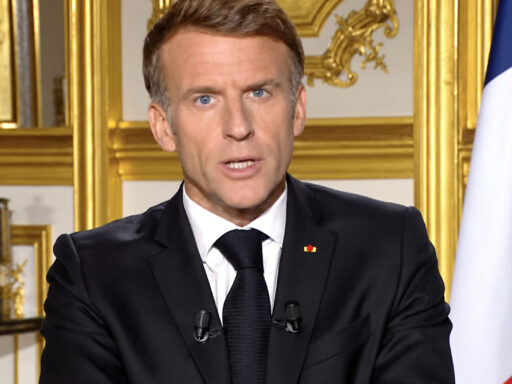 Imagen ilustrativa de Rede von Emmanuel Macron: Die Präfekten entscheiden gemeinsam mit den ...