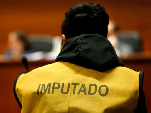 Imagen ilustrativa de ClickNews | Dementido: solo el 7,8% de imputados por homicidio en Chile ...