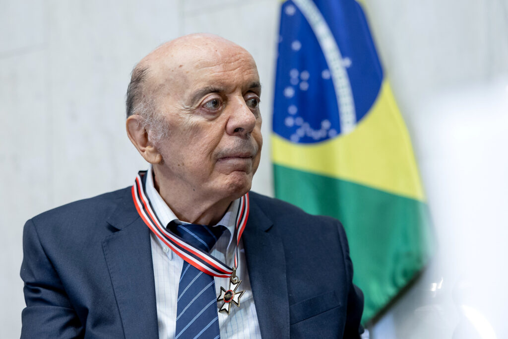 Protagonista da política brasileira, José Serra recebe Colar de Honra ...