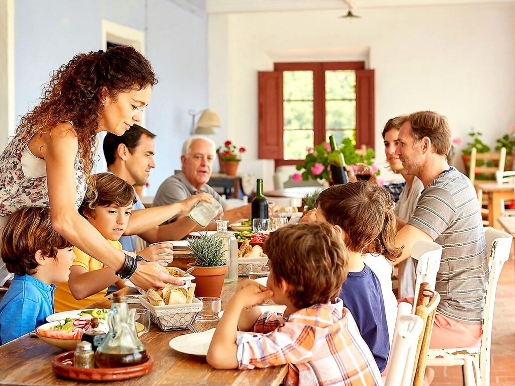 Liderazgo en el Hogar: La Influencia que Nace en la Mesa