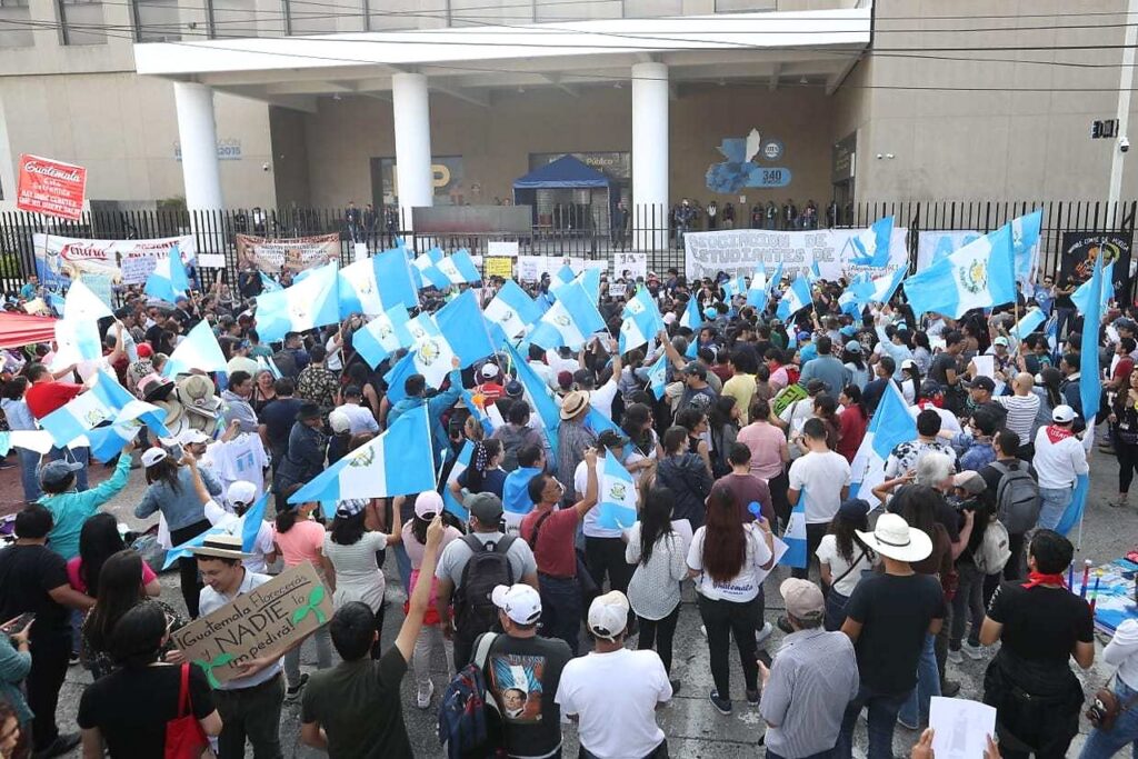 manifestantes exigen elecciones