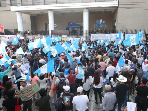 manifestantes exigen elecciones