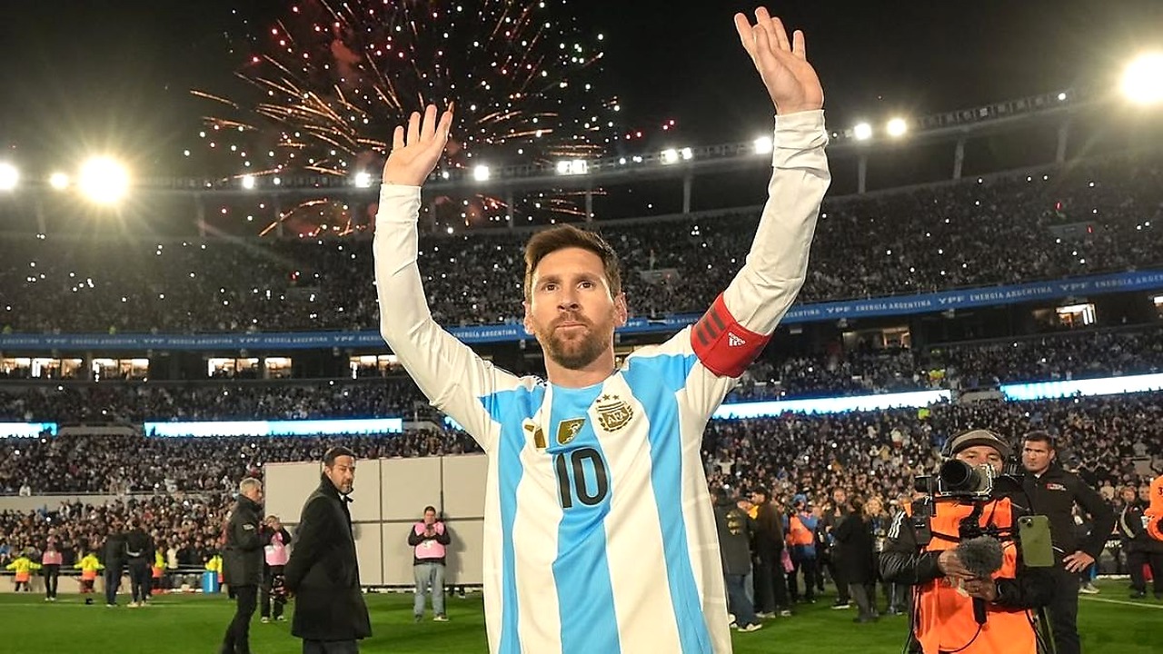 Lionel Messi ovacionado en su despedida