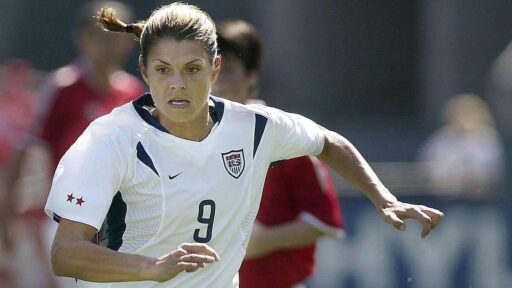 Mia Hamm: la leyenda que transformó el fútbol femenino - Portada Oficial