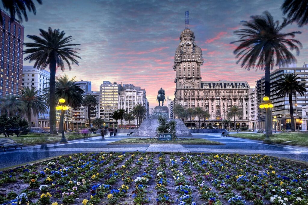 Imagen ilustrativa de Uruguay - BNESIM - Powered by BNE