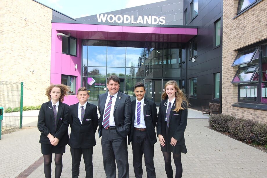 Imagen ilustrativa de Woodlands The Woodlands High School From Mr